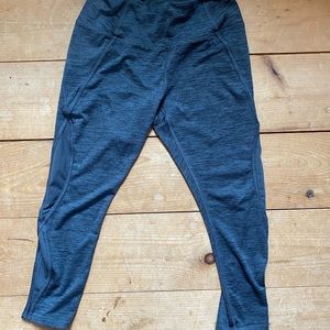 3/4 length dark grey leggings